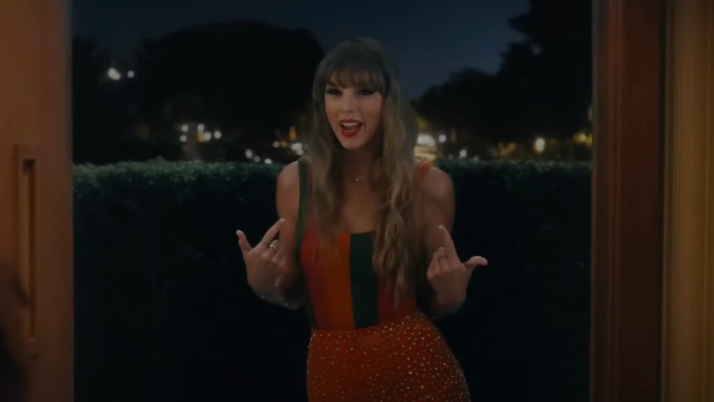Here’s What Taylor Swift Gave to Barstool Founder Dave Portnoy