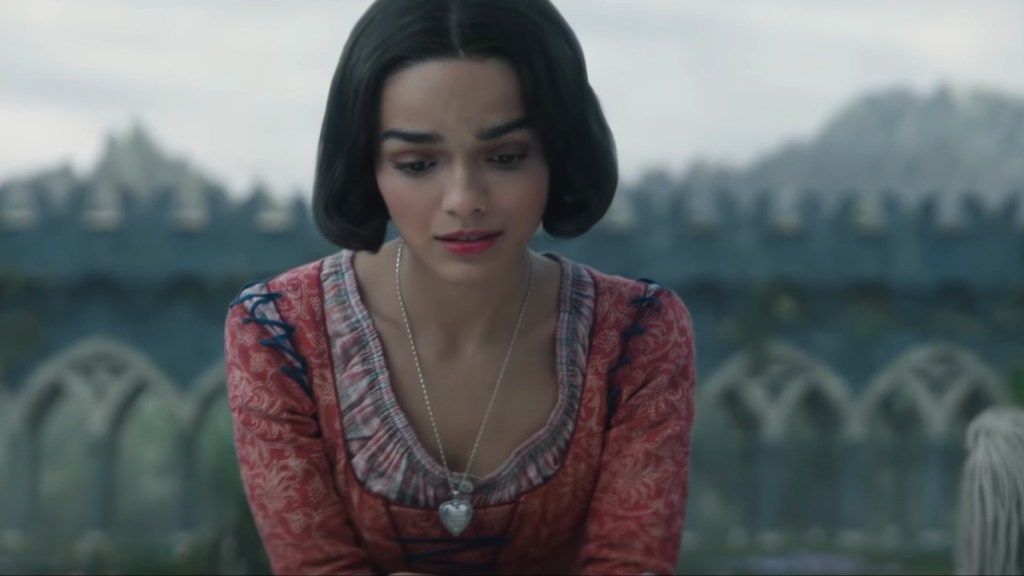 Rachel Zegler Snow White controversy wig