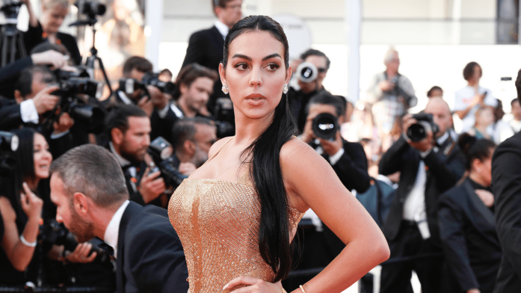 Georgina Rodriguez Shows How Millionaires Vacation in the Alps