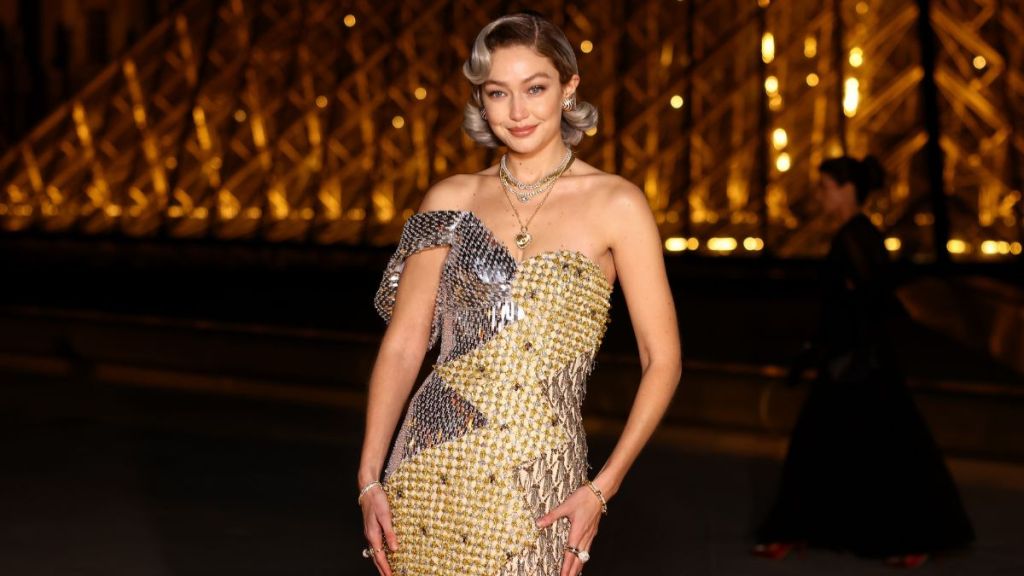 Gigi Hadid Le Grand Diner du Louvre