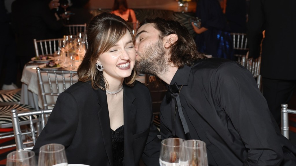 Kaitlyn Dever & Rumoured Boyfriend Ethan Dawes Relationship Explained
