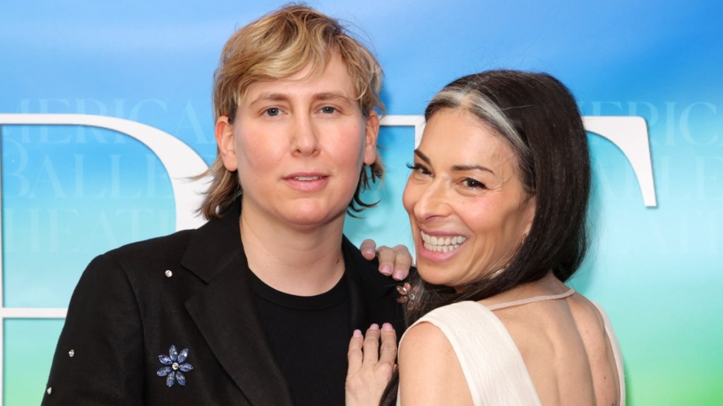 Who Is Stacy London's Partner, Cat Yezbak & What Is Their Relationship History?