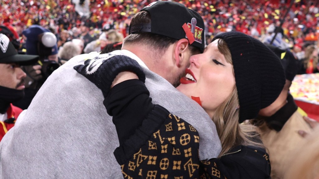 Why Is 'Travis Kelce Unfollows Taylor Swift' Trending Amid Ryan Reynolds Drama?