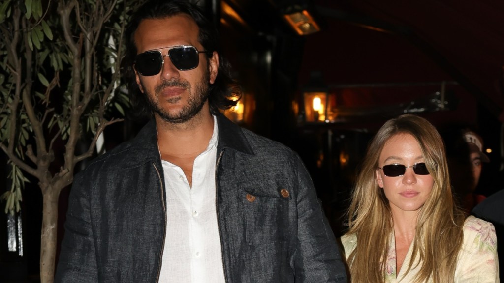 Sydney Sweeney Hangs Out With Jonathan Davino in Florida