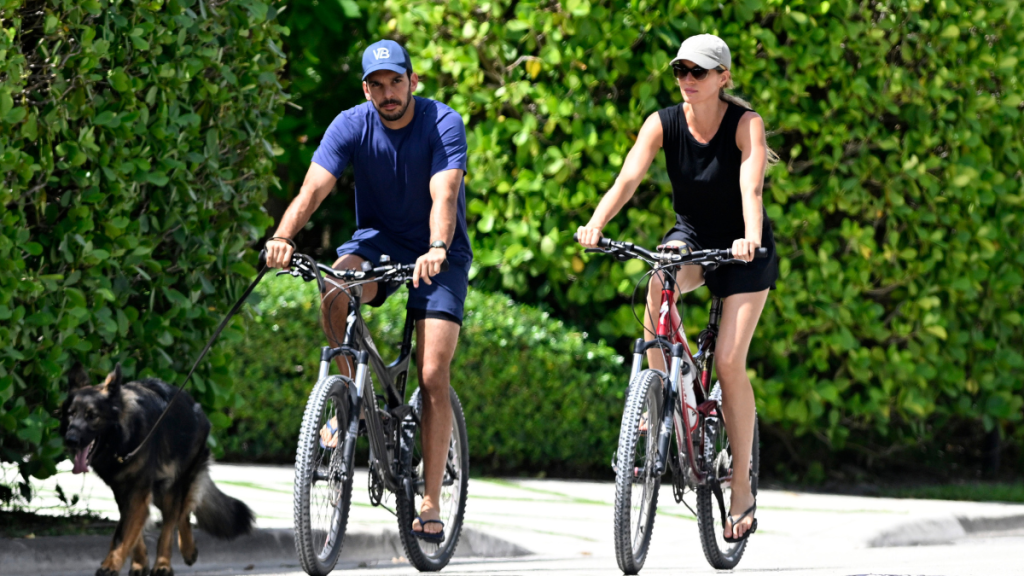 Gisele Bundchen & Boyfriend Vacation Together Amid Tom Brady Drama