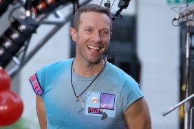 chris martin dakota johnson