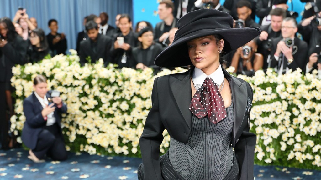 Rihanna met gala 2025 pregnant