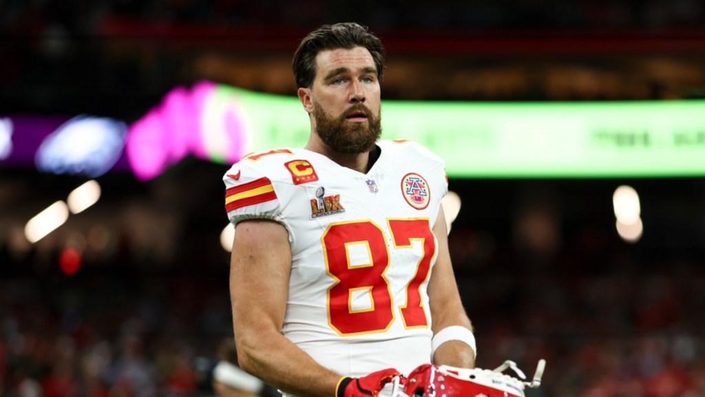 'Travis Kelce Haircut' Trends After Taylor Swift Outing