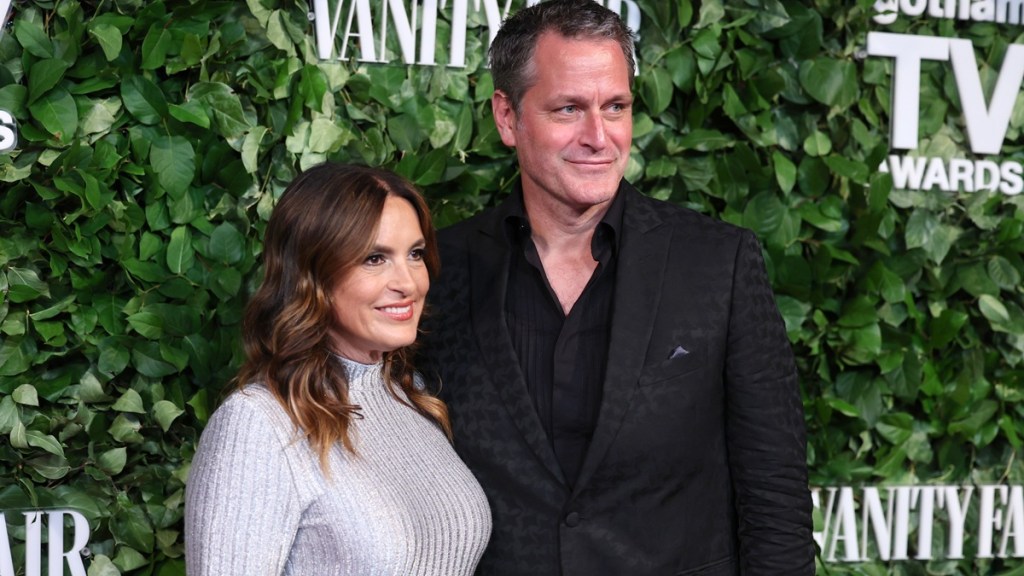 Who Is Mariska Hargitay's Husband, Peter Hermann & What Is Their Relationship History?