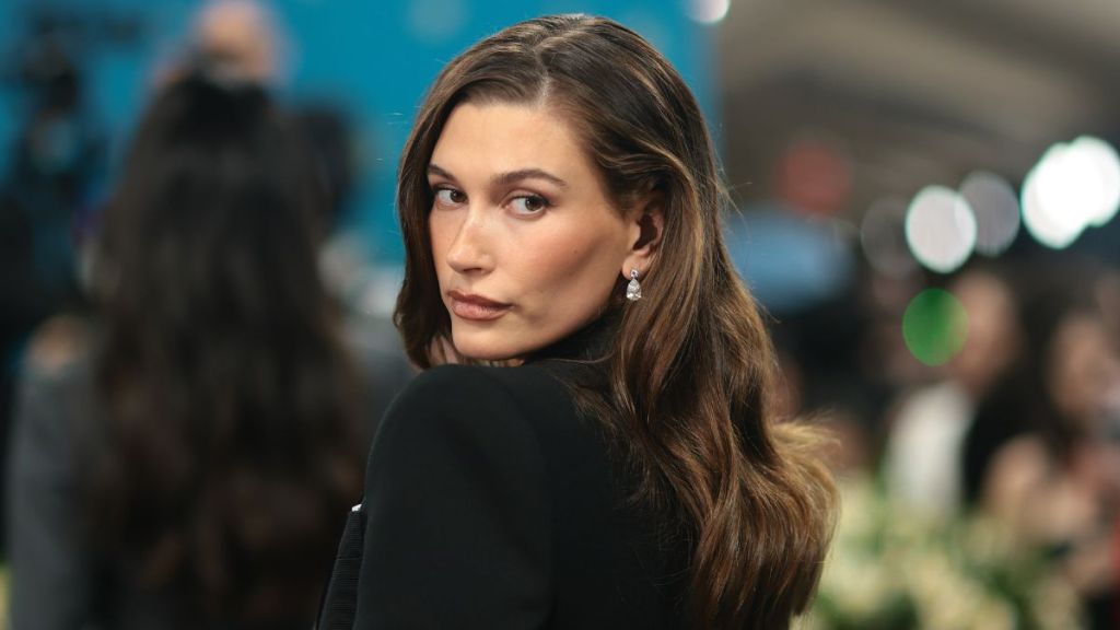 'Experts' Unpack How Much Hailey Bieber May Make From Rhode Sale