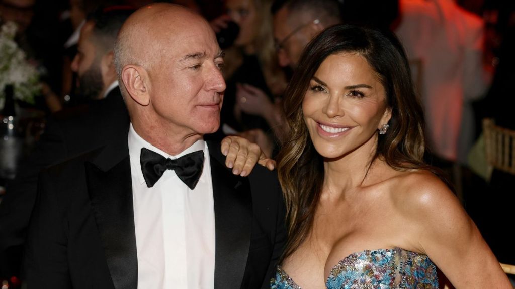 Lauren Sanchez Goes on a Venice Pre-Wedding Dinner With Jeff Bezos