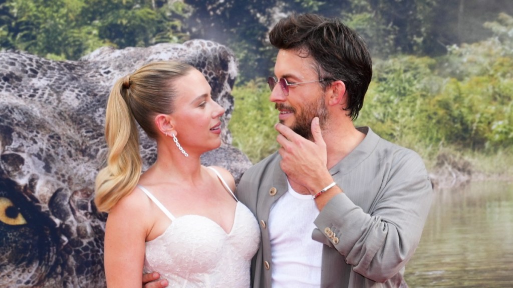 Scarlett Johansson & Jonathan Bailey Lock Lips Again at Jurassic World Rebirth NYC Premiere