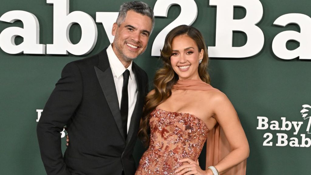 Jessica Alba divorce cash warren