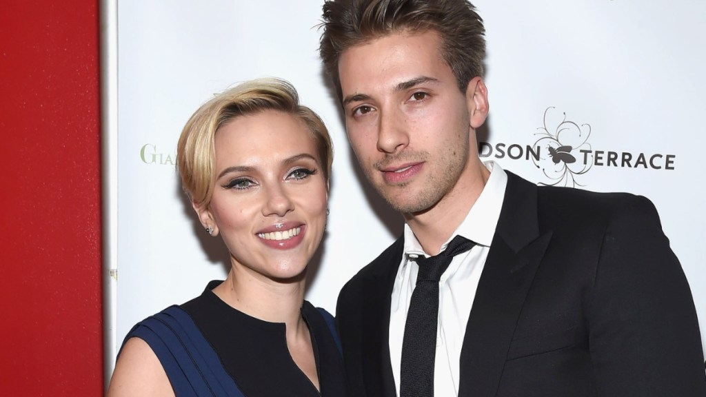 jurassic world rebirth scarlett johansson brother hunter