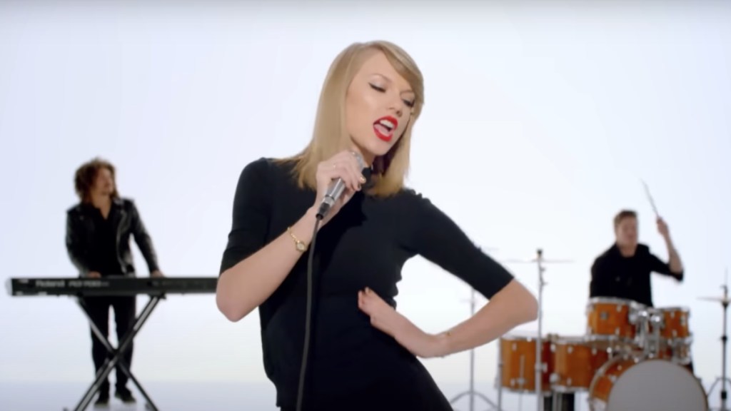 shake it off rachel zegler taylor swift