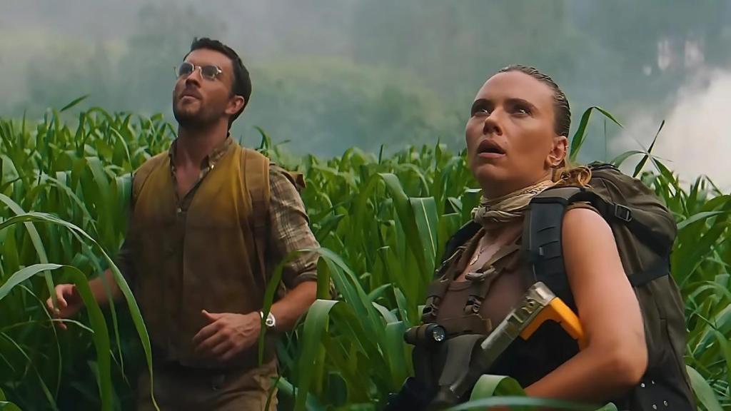 Scarlett Johansson & Jonathan Bailey 'Confirm' Dating Rumors