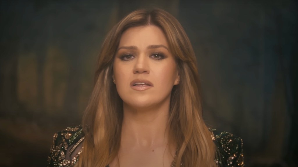 Kelly Clarkson Was 'Devastated' & 'Didn’t Want' to Cancel Her Las Vegas Show — Report