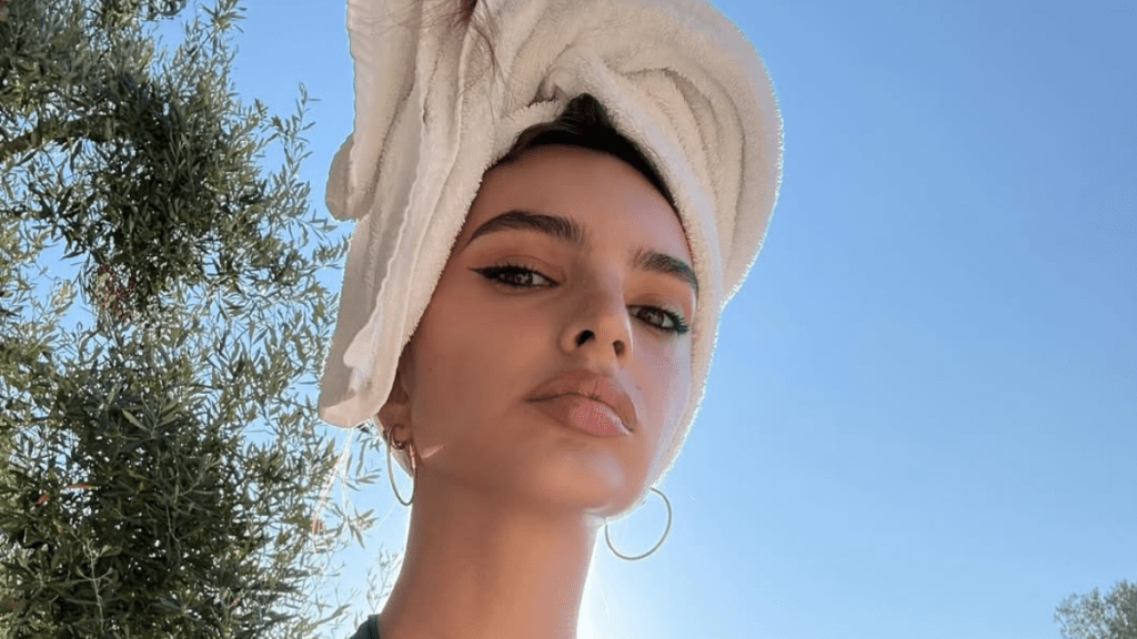 Emily Ratajkowski