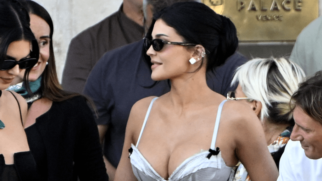 Kylie Jenner Shows Off Her Cleavage In Tiny Leopard Print Bikini