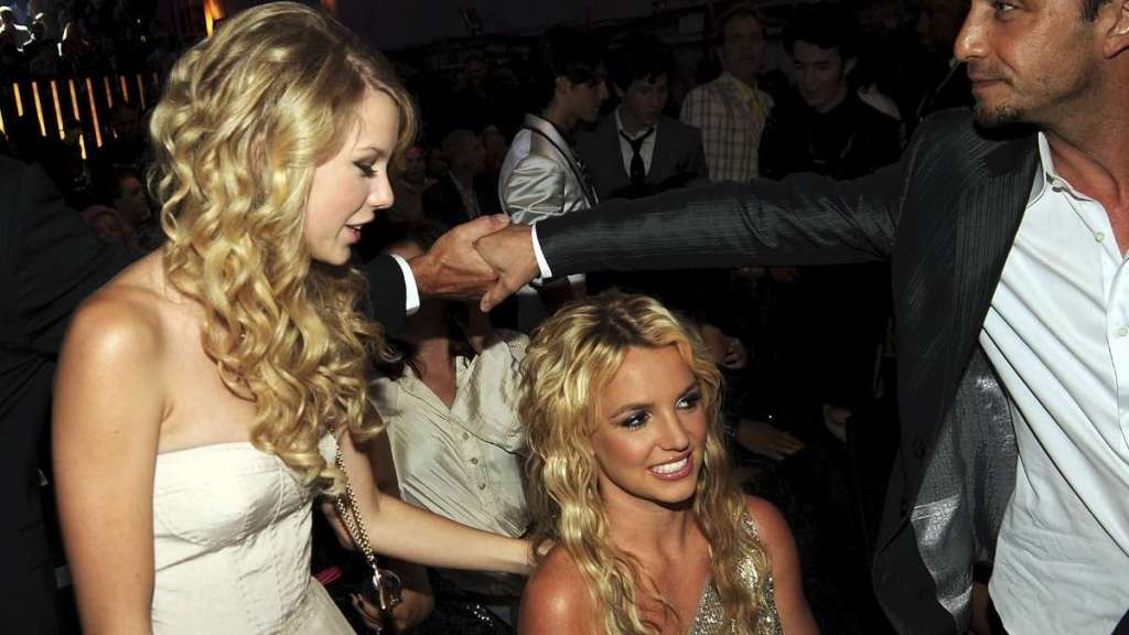 Britney Spears Feels Taylor Swift's Album Cover Is Copied From Hers, Says Source