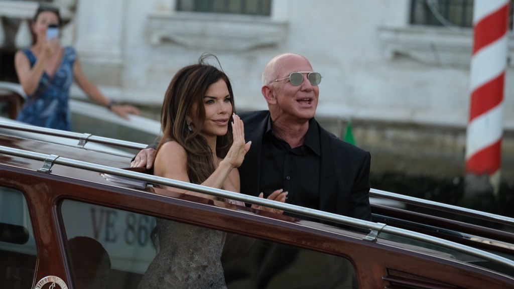 lauren sanchez jeff bezos