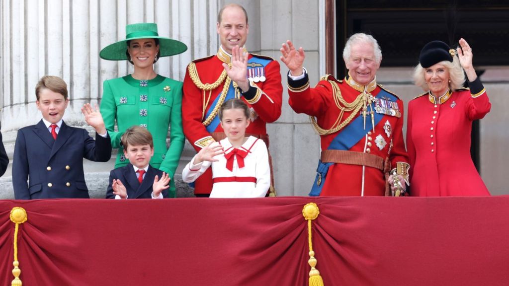 Royal Family Handles Controversies With Silence, Says Insider