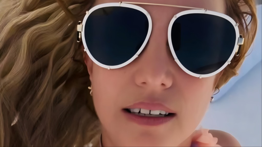 Britney Spears Dances to Ex Justin Timberlake's Song in String Bikini 