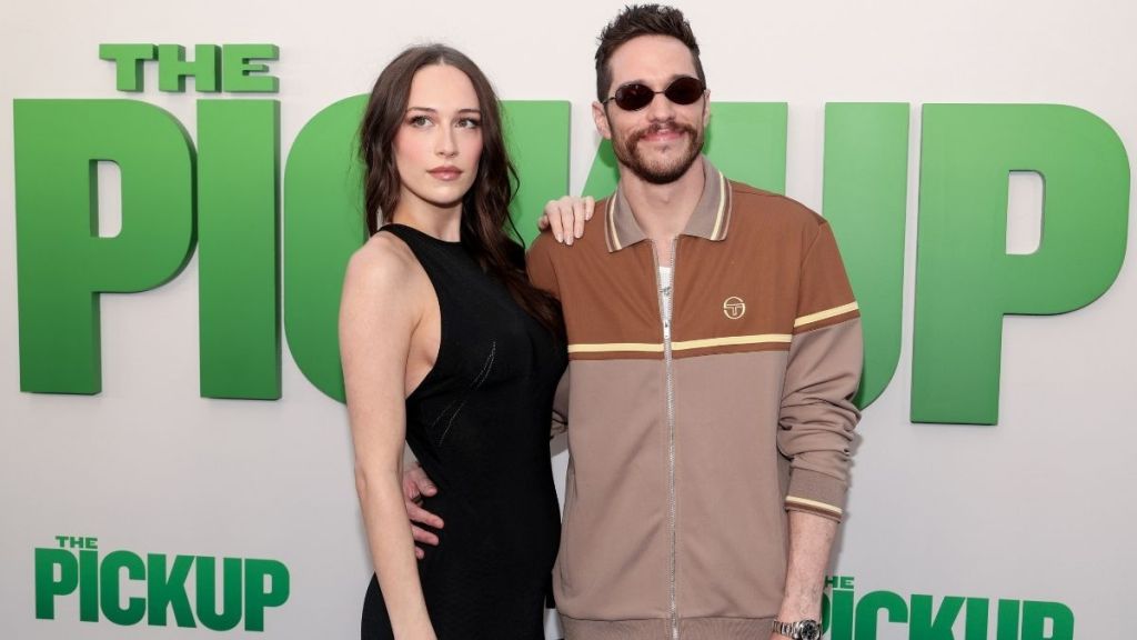 Pete Davidson Kisses Bikini-Clad Pregnant Elsie Lewitt In New PDA Photo