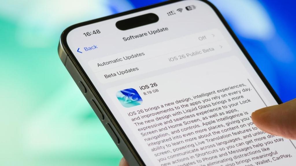 iPhones Users Asking How To Make Clock Bigger on iOS 26 Must Do This