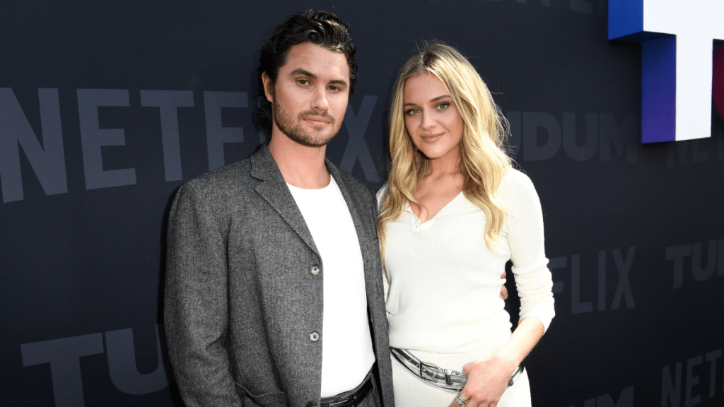 Kelsea Ballerini Slams 'Speculators' Talking About Chase Stokes Split in TikTok Video