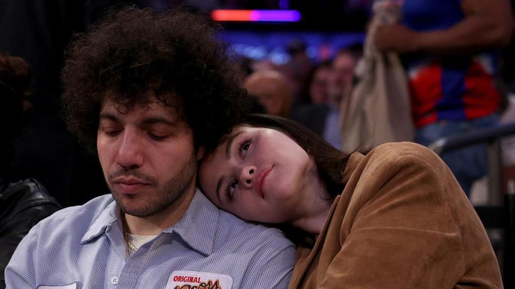 Selena Gomez's Wedding Photos: Sydney Sweeney, Sabrina Carpenter & More React