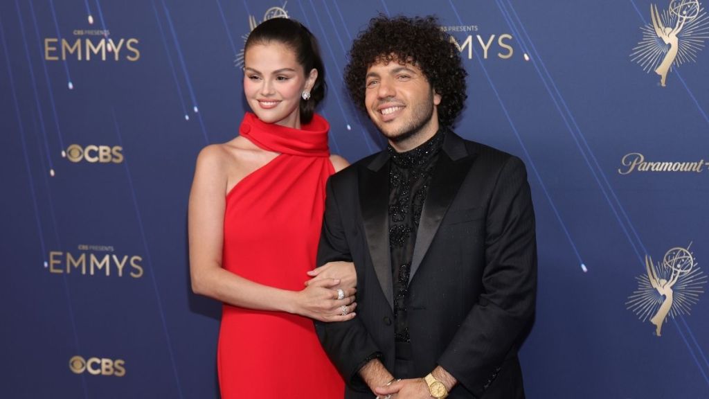 Selena Gomez's Body Language in Wedding Photos Shows Her Role in The Relationship, Says Expert