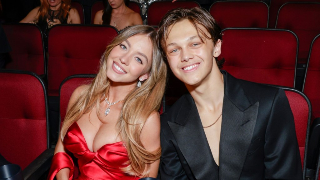 Sydney Sweeney Pouts With Her Cousin In New Emmys Selfie 