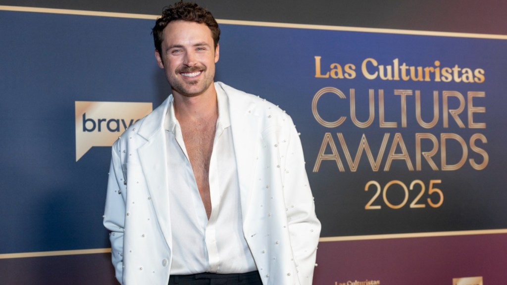 Dylan Efron Dancing Shirtless in New Video Has Fans in Chokehold: 'Please Have Mercy'
