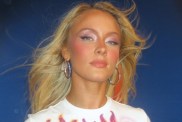 Zara Larsson Eating Apple on Toilet Has Fans Saying ‘Okay Miss Baddie'