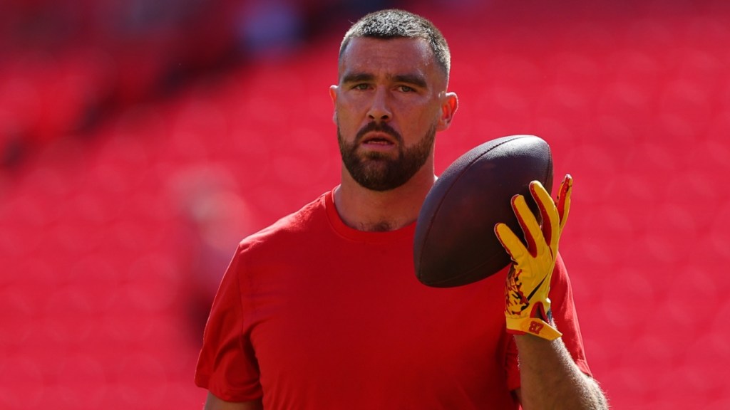 Travis Kelce Hugging DeAndre Hopkins Post-Game Catches Fans Attention