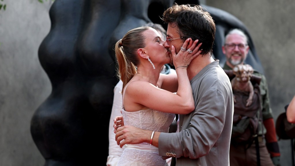 Scarlett Johansson Says Jonathan Bailey Viral Kiss Was 'Silly Thing’ 