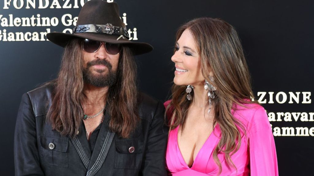 Billy Ray Cyrus ‘In the Way’ of This A-Lister’s Pursuit of Elizabeth Hurley, Per Source