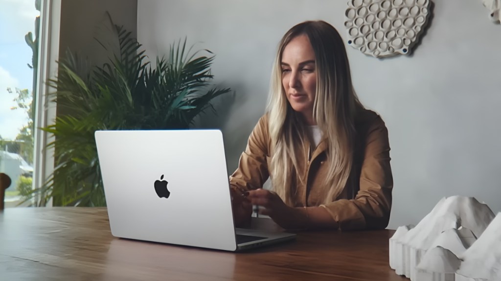 apple macbook event 2025