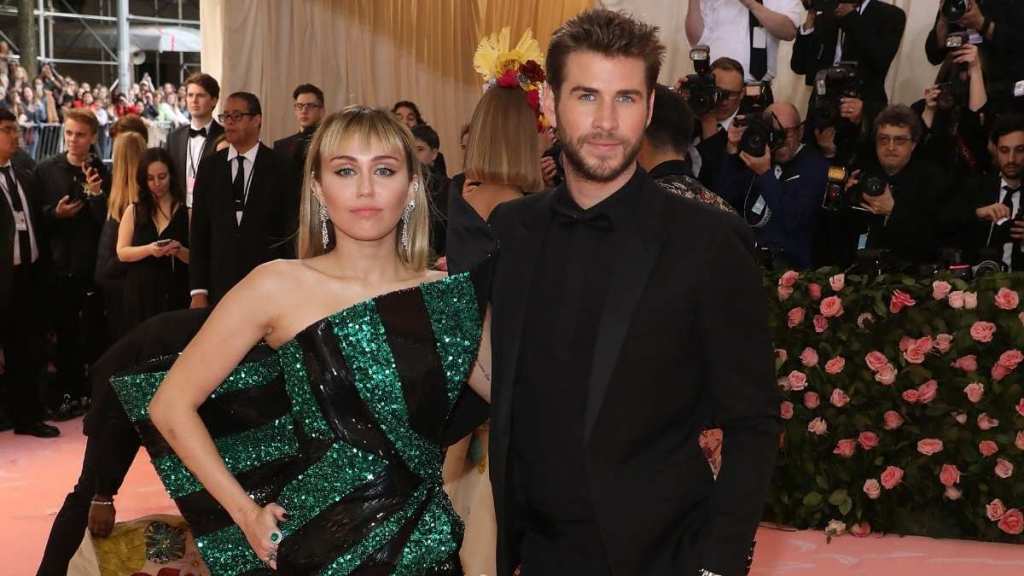 Miley Cyrus ‘Hanging on to Resentment’ for Liam Hemsworth Amid His Engagement, Source Claims