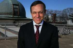 Fans Ask ‘When Is 3I/ATLAS Passing Earth?’ Amid Joe Rogan Interview