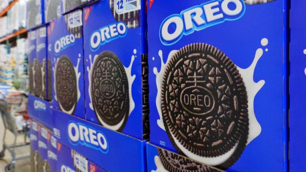 Oreo Launches Thanksgiving Tin With Pumpkin Pie Flavor Cookies & More