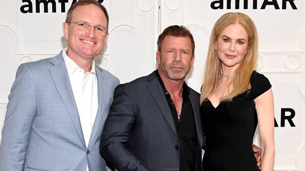 Nicole Kidman’s Off-The-Shoulder Black Gown Look Is the Perfect Revenge Dress