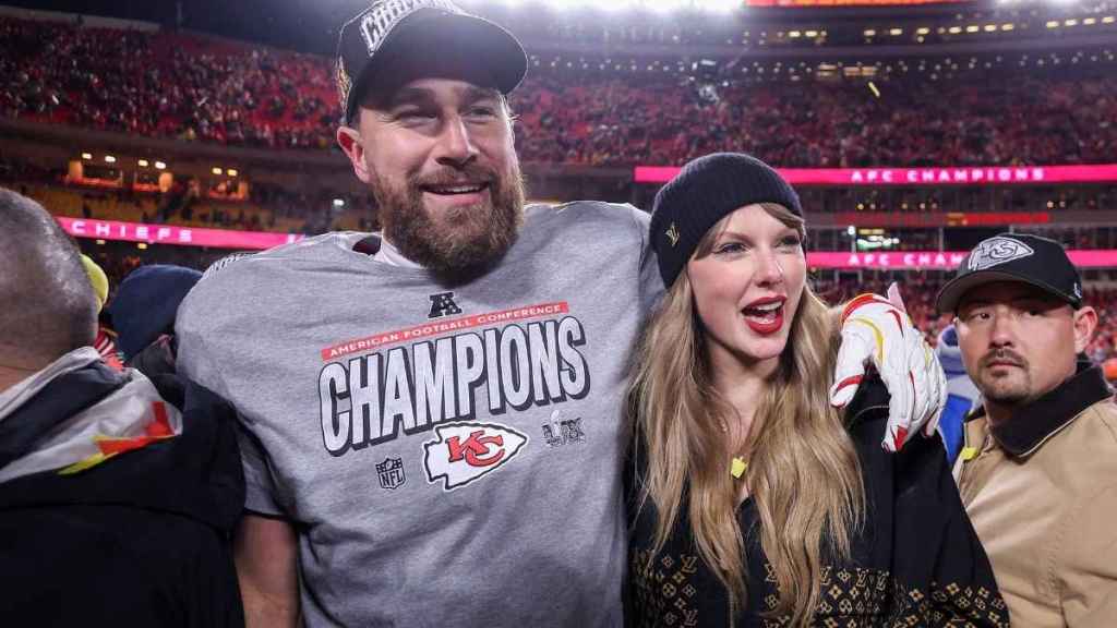 Taylor Swift Lists How Her & Travis Kelce's Jobs Are Similar Yet Different