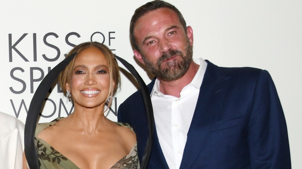 Ben Affleck Reunites With Jennifer Lopez, Fans Say 'Here We Go Again'