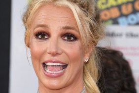 Britney Spears Fell Down Stairs, Says Her Knee 'Snaps Out Now & Then'