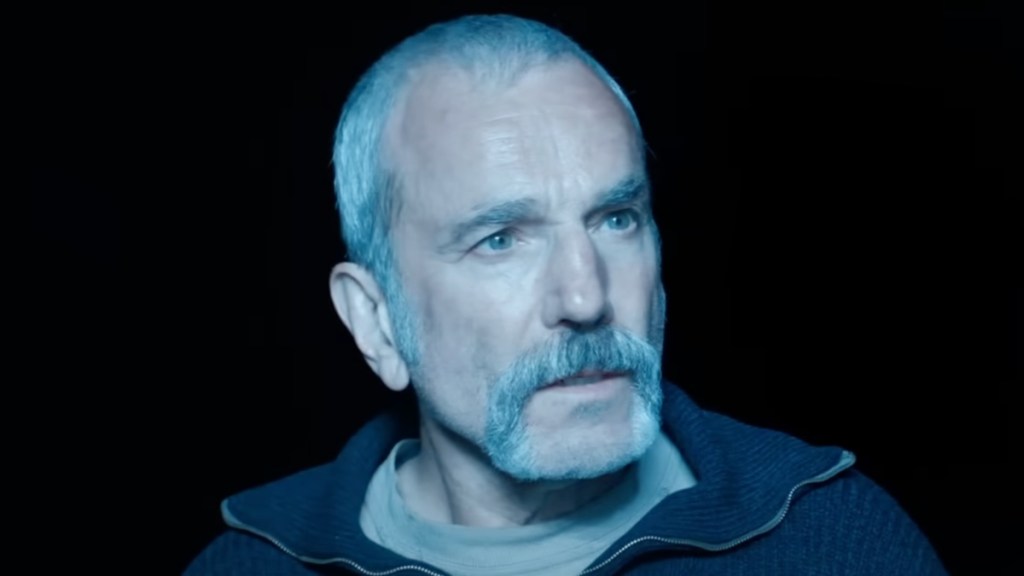Daniel Day-Lewis on Comparison Between Method Acting & 'Behaving Like a Lunatic'
