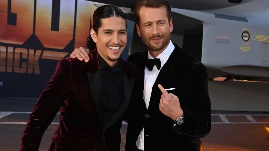 Danny Ramirez and Glen Powell