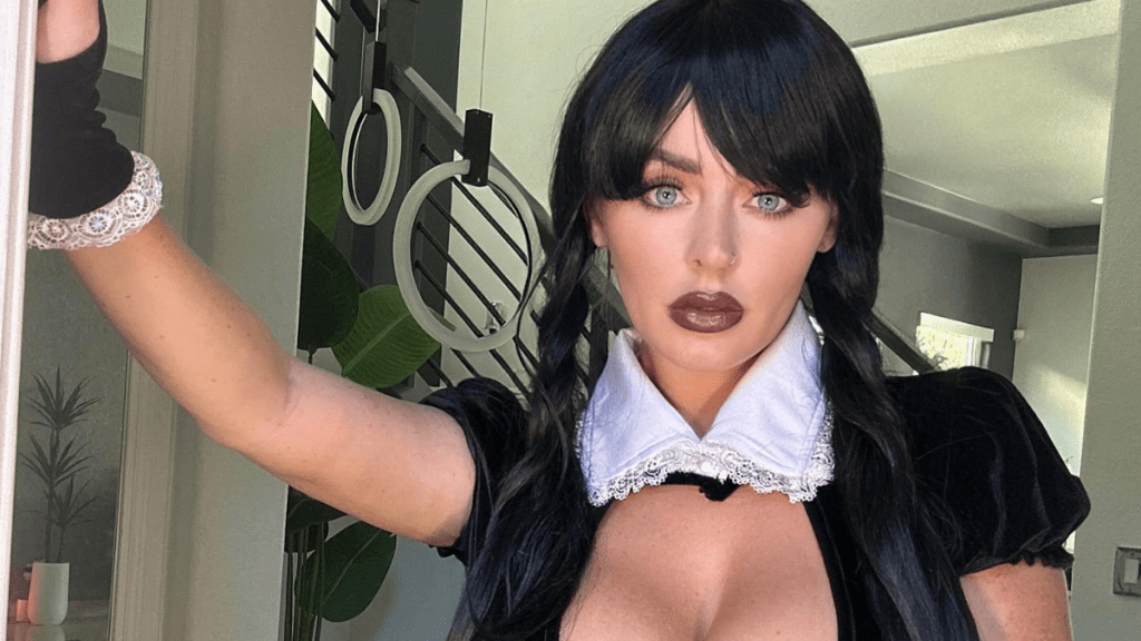 OnlyFans' Sophie Dee Wearing Wednesday Cosplay Has Fans Saying 'Oh Damn'