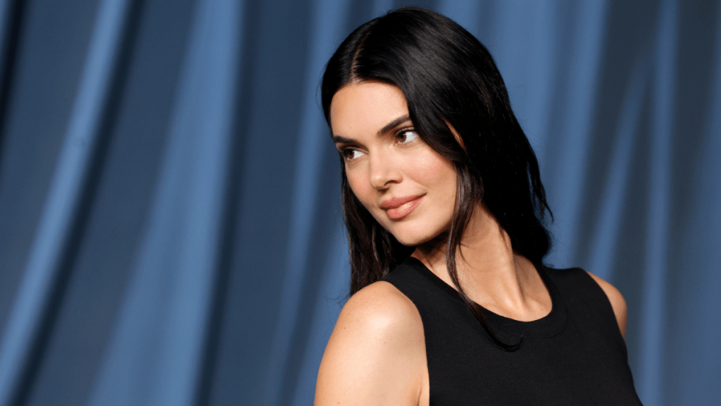Kendall Jenner Has Fans ‘Obsessed’ Over Her Black Dress Look
